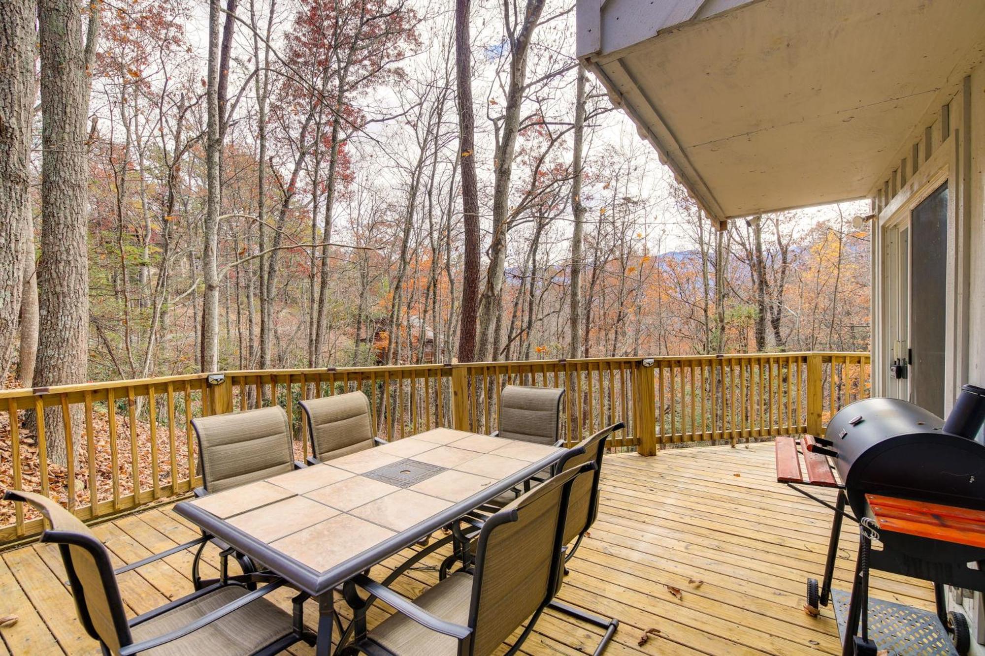 Updated Cobbly Nob Resort Home With Hot Tub! Гатлінбург Екстер'єр фото