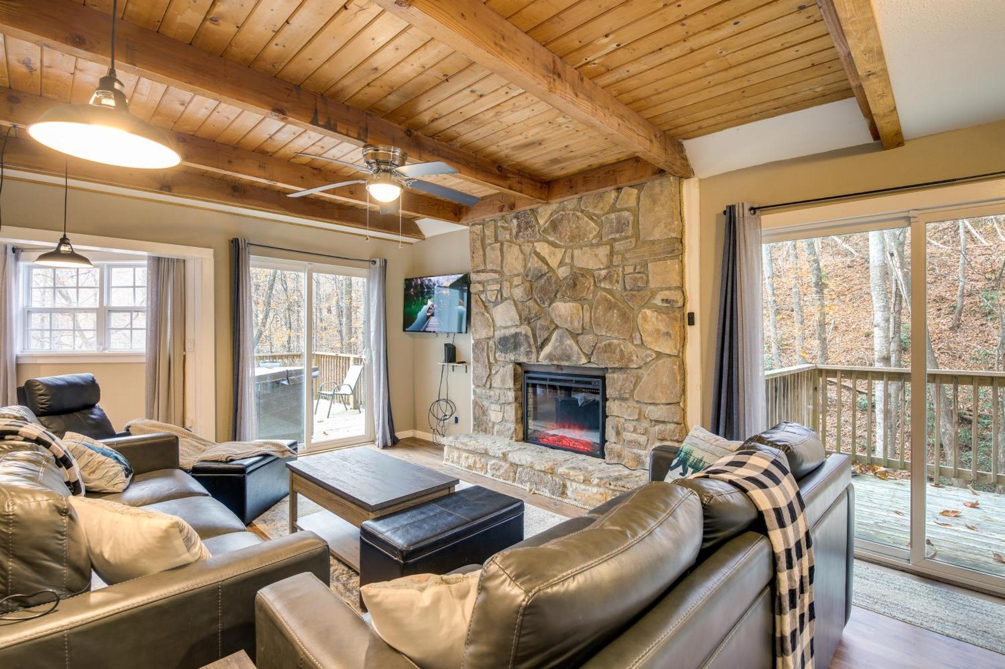 Updated Cobbly Nob Resort Home With Hot Tub! Гатлінбург Екстер'єр фото