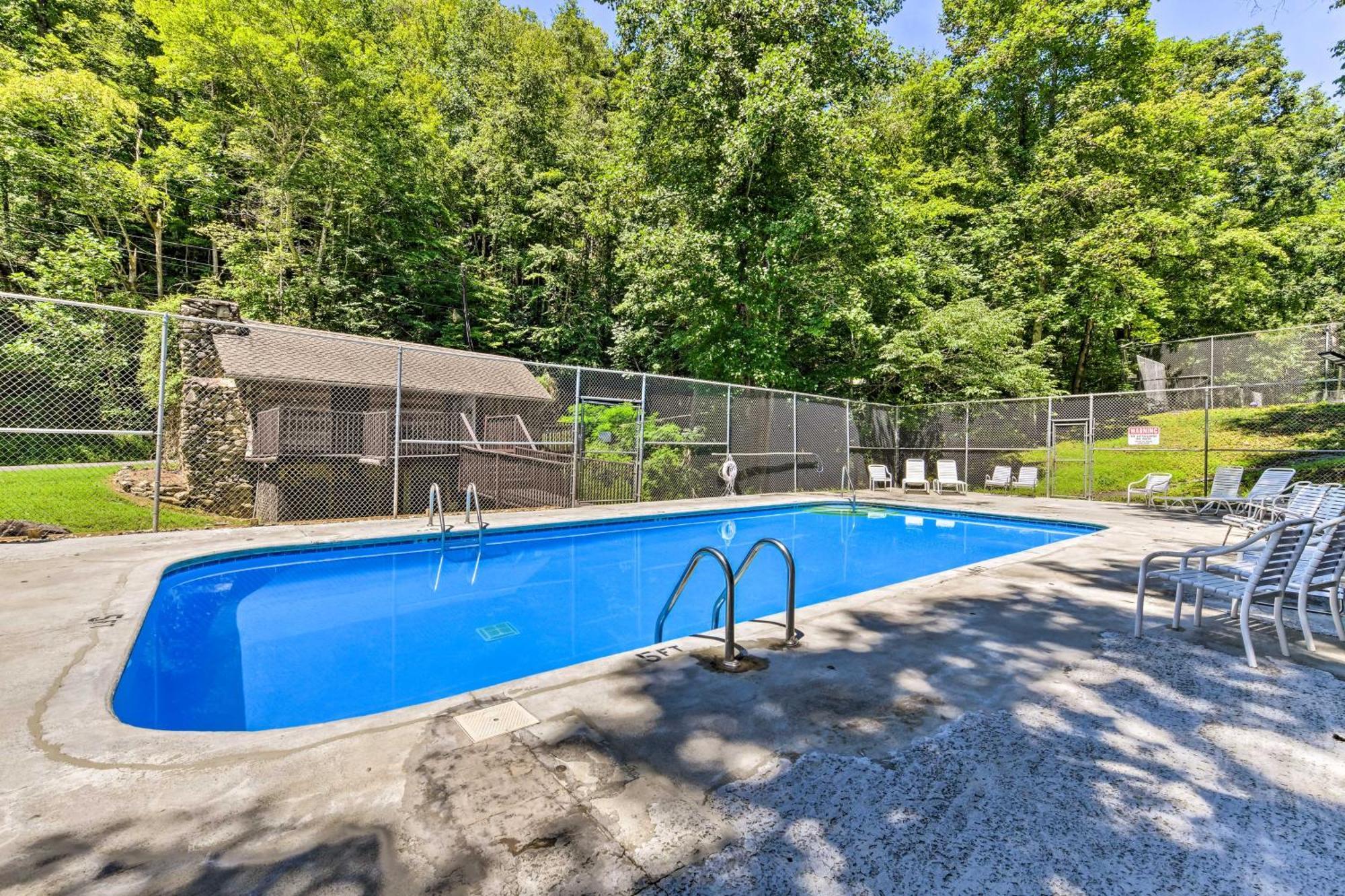 Updated Cobbly Nob Resort Home With Hot Tub! Гатлінбург Екстер'єр фото